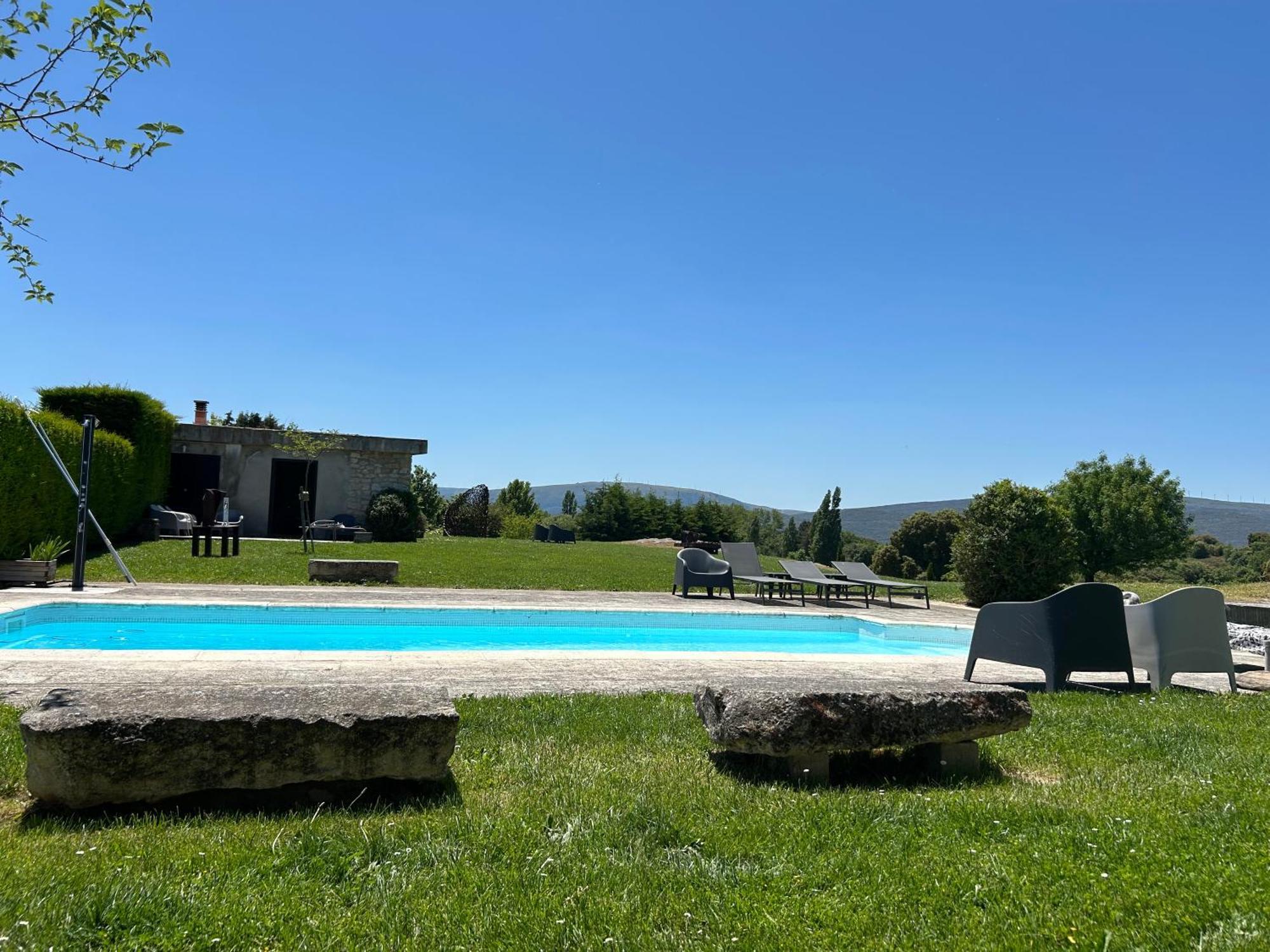 Casa Rural De Un Artista En Plena Naturaleza Piscina Y Parque De Esculturas En Villarcayo Exterior photo